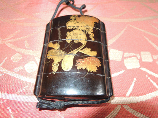 Antique Inro Japan Samurai Edo period Grapevines and Squirrels